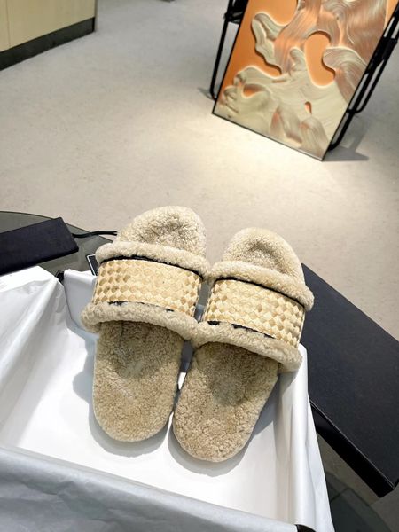 Wool Slipper Sandals with 3D Logos for Autumn - Available in Sizes 35-42
