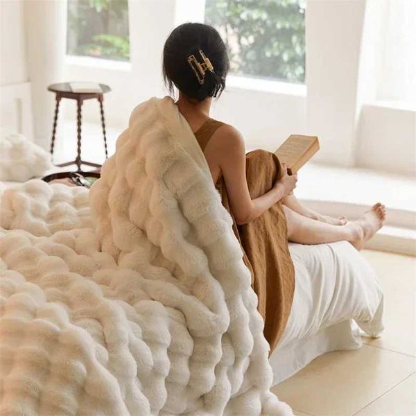 Soft and comfortable Toscana rabbit fur blanket double-sided bubble velvet perfect for offices and sofa covers warm winter beds Y241022