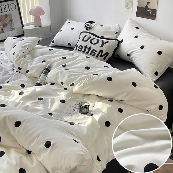 Simple Style Bed en Set Skinfriendly Bedsheet Pillowcase Brushed Bedclothes SingleFullQueenKing Size Bedding 240624