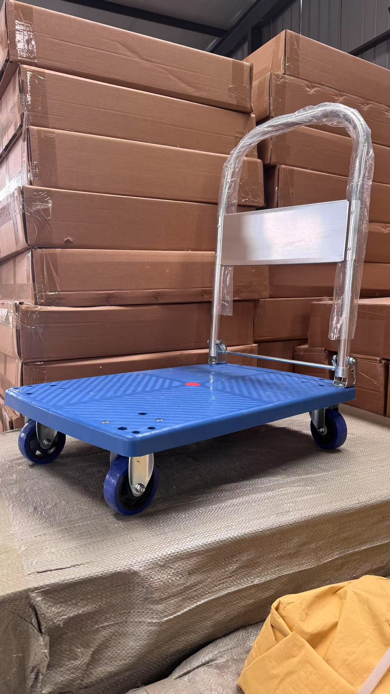 Folding trolley - silent, household, lightweight, portable moving vehicle, four-wheel tool, small trolley, courier warehouse cargo flatbed truck