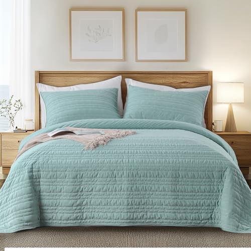 KASENTEX Luxury Velvet Quilt Set,Oversize King 112"x106",Ultra-Soft Bedspread Coverlet with 2 Pillow Shams, Lightweight Velvet Comforter, Line Stitch