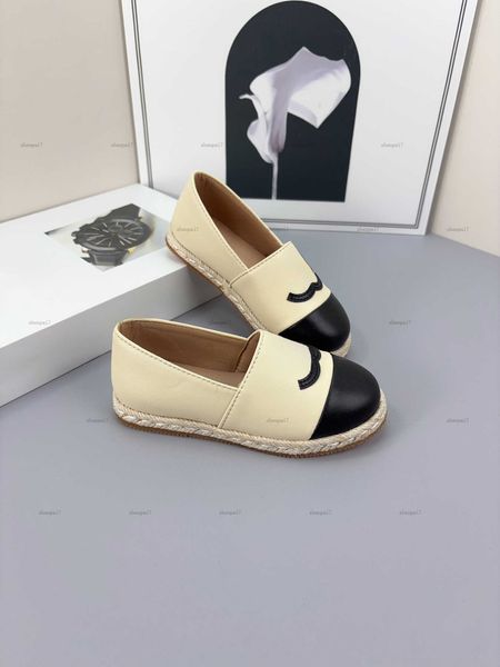 Top kids Leather shoes logo decoration girls Sneakers Princess shoe Size 26-35 Including shoe box high-quality baby flat shoes