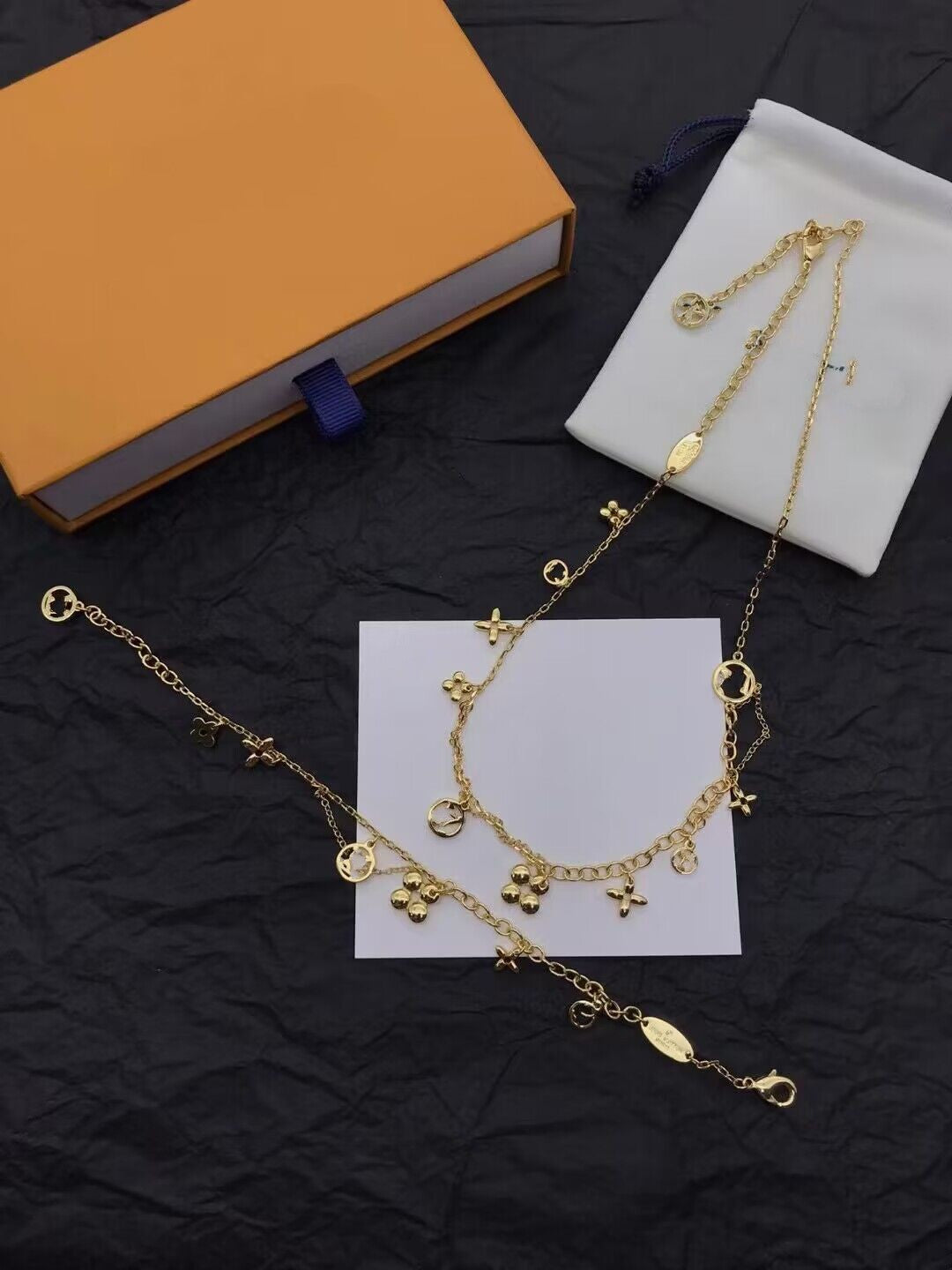 Luxury designer pendant necklace bracelets letter V logo engrave choker 18K Gold girls Women jewelry set 45cm extender chain 5cm