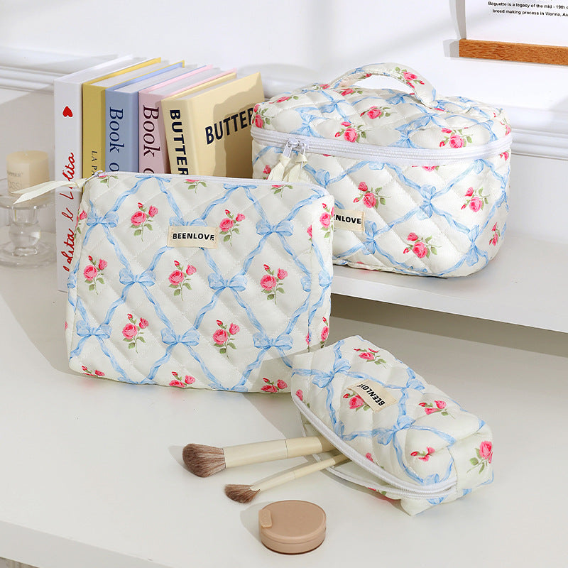 Women Flower designer Makeup Bag Large capacity toilet bag quilted storage bag Portable skin care storage bag for outdoor three size
