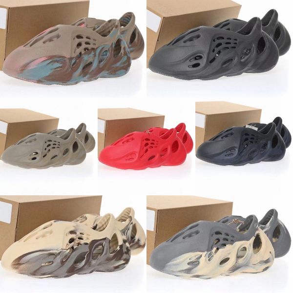 Designer 2024 Kids Shoes Runner Slipper Foam Baby Sneaker Designer Boys Black Shoe Kid Youth Toddler Infants Beach Slippers Girls Grey