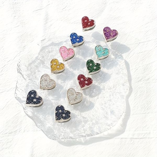 Headscarf strong magnet heart magnetic buckle scarf buckle collar clip magnetic suction buckle brooch scarf shawl fixed anti light magnetic