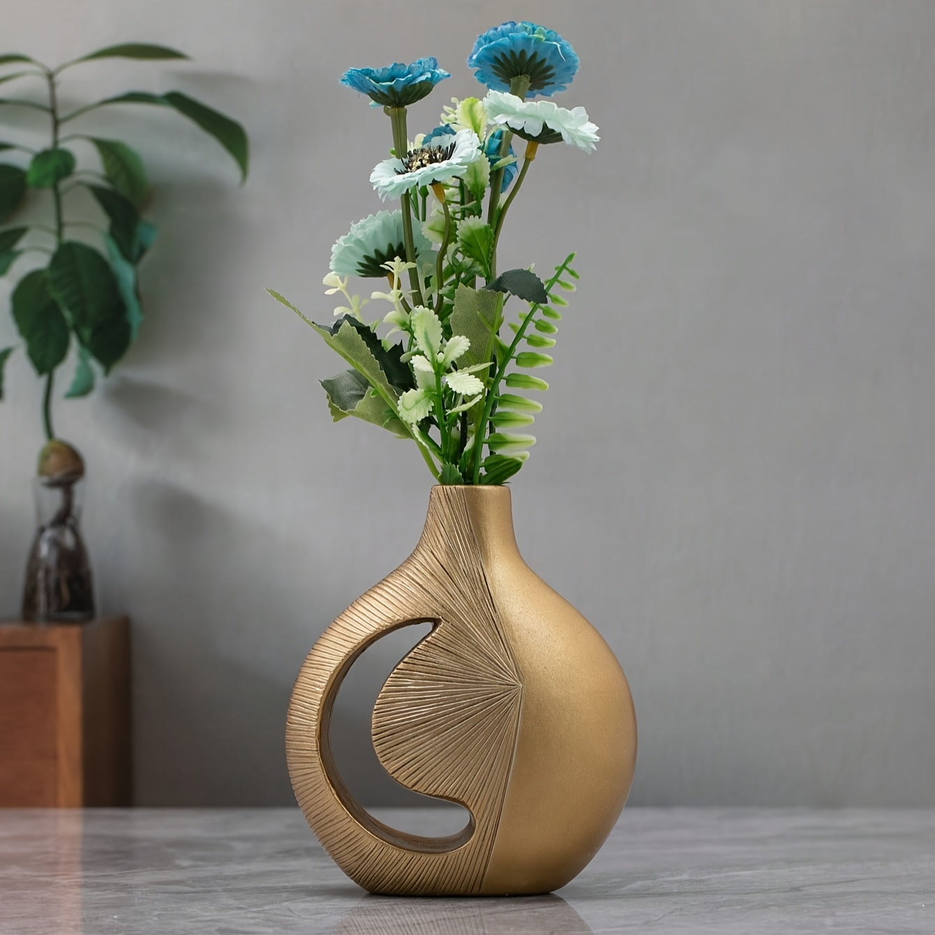 TEMU 1pc Vintage Style Resin -shaped Home Decor Vase, Round Floral Arrangement Container, No Electricity Or Battery Needed, Tabletop Decoration |