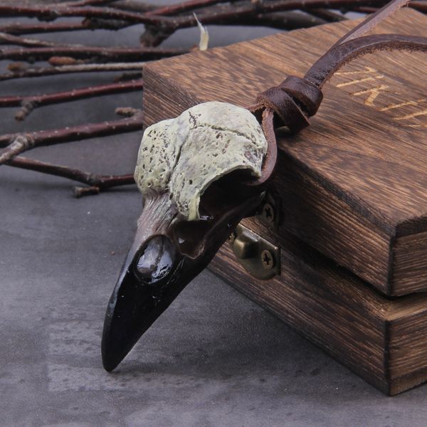 Chokers 3D Goth Raven Skull Necklace Resin Replica Raven Magpie Crow Poe Gothic Gift Halloween Raven Skull Necklace with wooden box 230410
