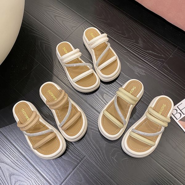 Designer New Women s Fashion Trend Anti slip Wear resistant Comfortable Soft Sole Flat Outdoor Beach Sandals Indoor Slippers