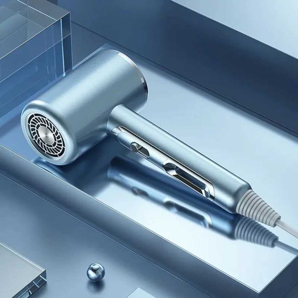 Travel hair dryer with strong wind speed and low noise used for fast drying high-quality 1600W hair care tool with smooth air nozzle W241015