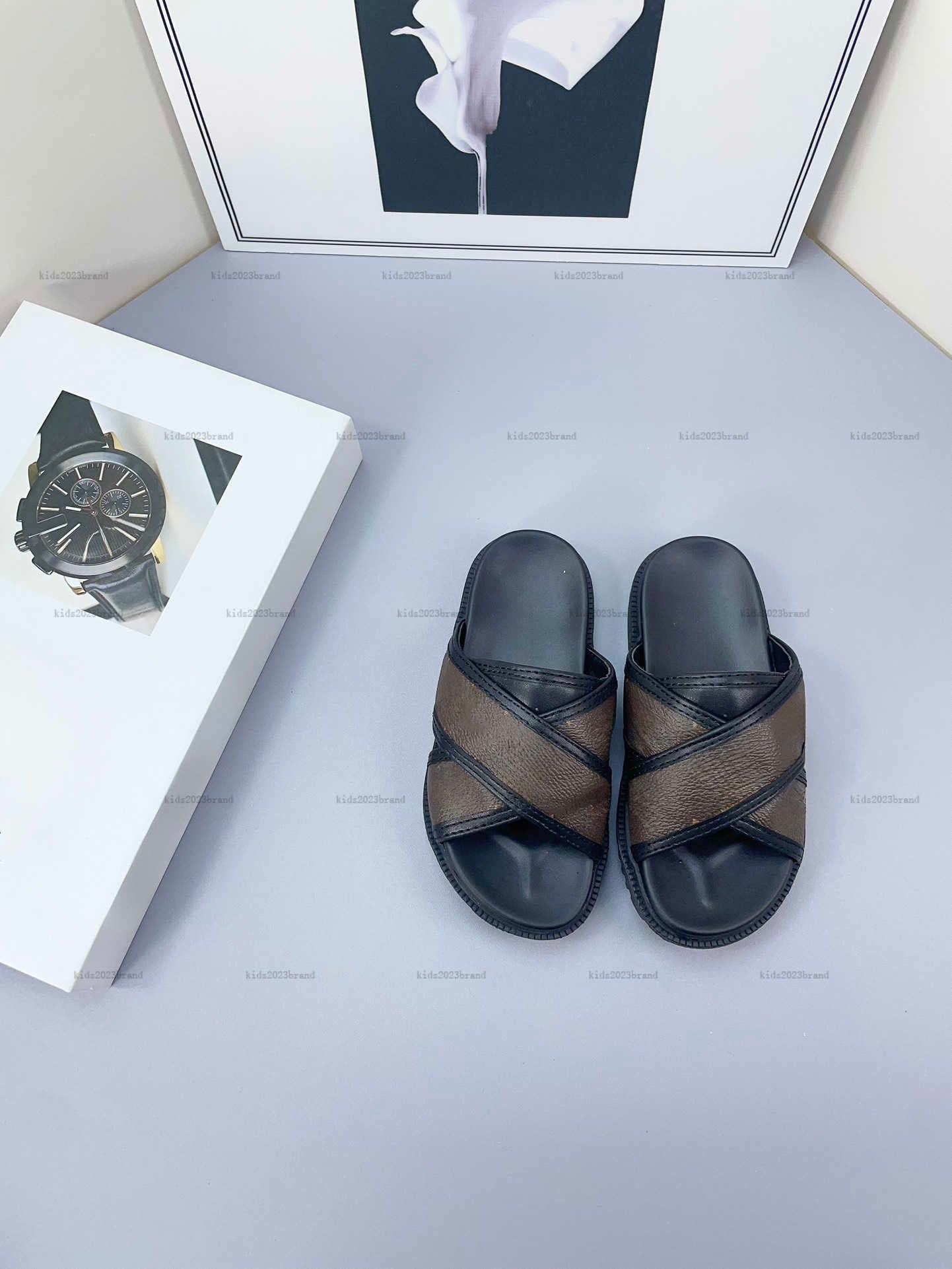 New designer kids slippers Cross design baby shoes sizes 26-35 Including shoe box summer Flower logo printing boys girls Sandals