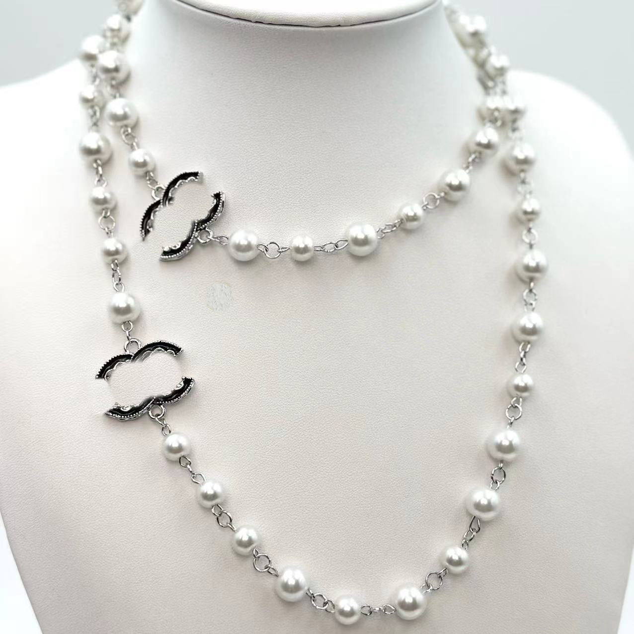 Classic Designer Pendants Necklaces Never Fading Pearl Crystal 18K Gold Plated Stainless Steel Letter Choker Pendant Necklace Chain Jewelry Accessor