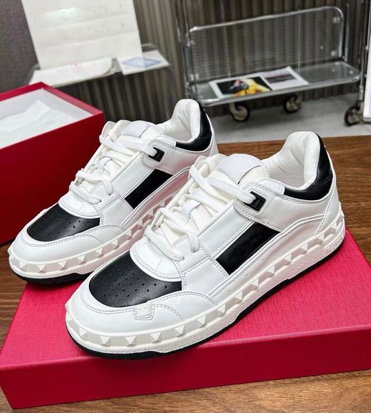 Famous Designer Men Women Freedots Trainers Shoes Low Top Calfskin Leather Skateboard Platform Sole Party Dress Discount Couple Casual Walki