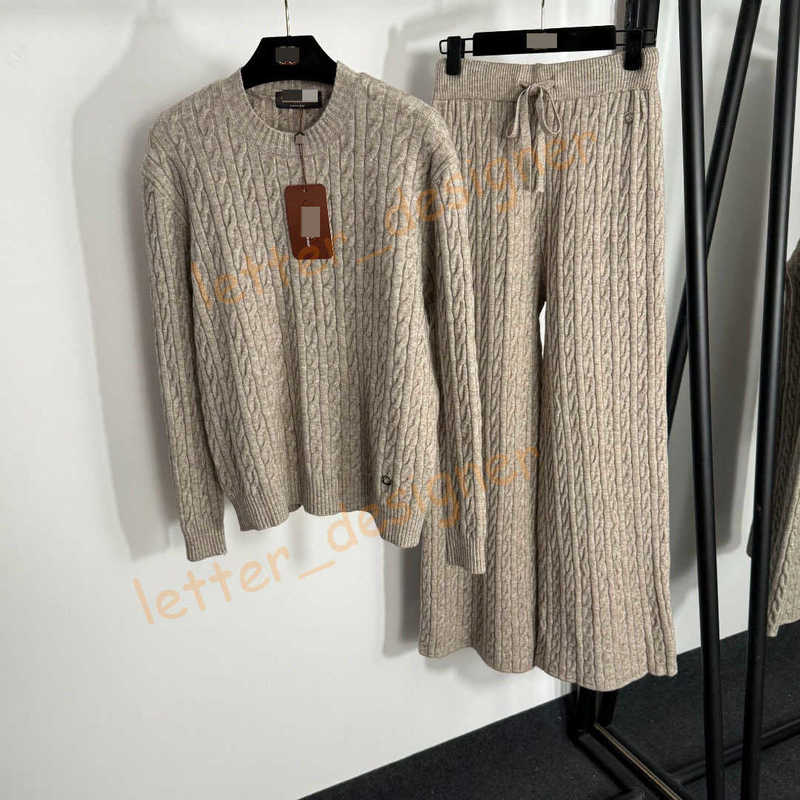 Designer Women&#039;s Tracksuits 2025 Autumn Winter High-end two piece set Knitted Cable Knit Sweater High-waisted Casual Knitted Wide-leg Pants