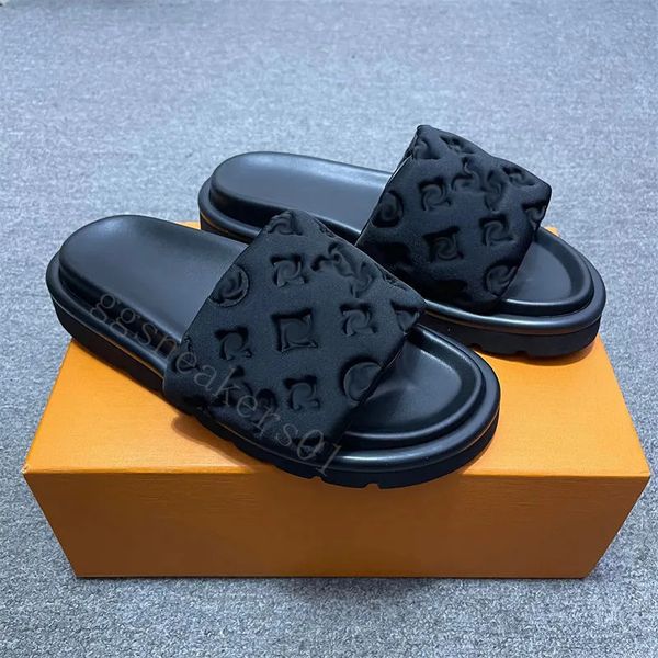 Pillow Slippers Pool Slides Mules Beach Sandals Famous Designer Women Men Flat Fashion Flip p Letter Platform Slipper Summer Scuffs C106