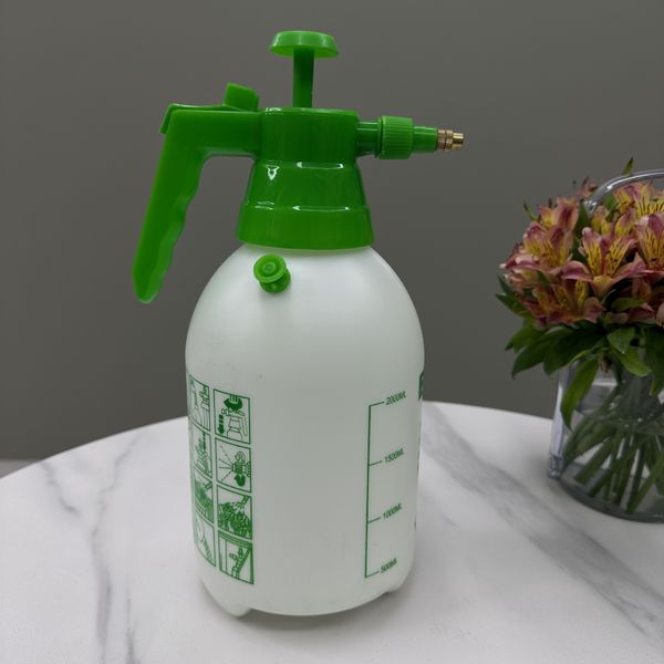 Hand held household gardening plastic kettle spray, watering, car washing, disinfection, high-pressure watering can with pressure relief