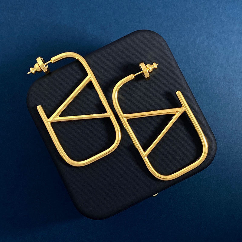 3 Sizes Women Fashion Designer Earrings Hoops Gold Color Simple Letter Brass Engagement Earrings Wholesale