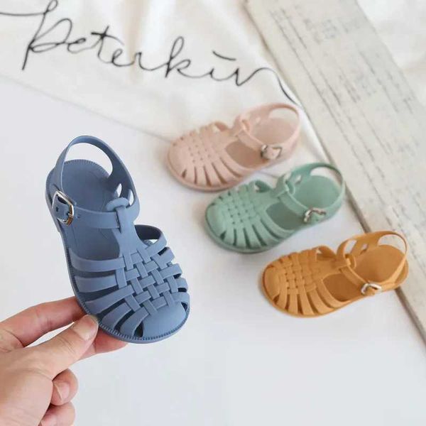 Sandálias Baby Gladiator Sandals Casual Breathable Hollow Out Roman Shoes PVC Summer Kids Sapatos 2022 Praia Crianças Sandals Girls H241213