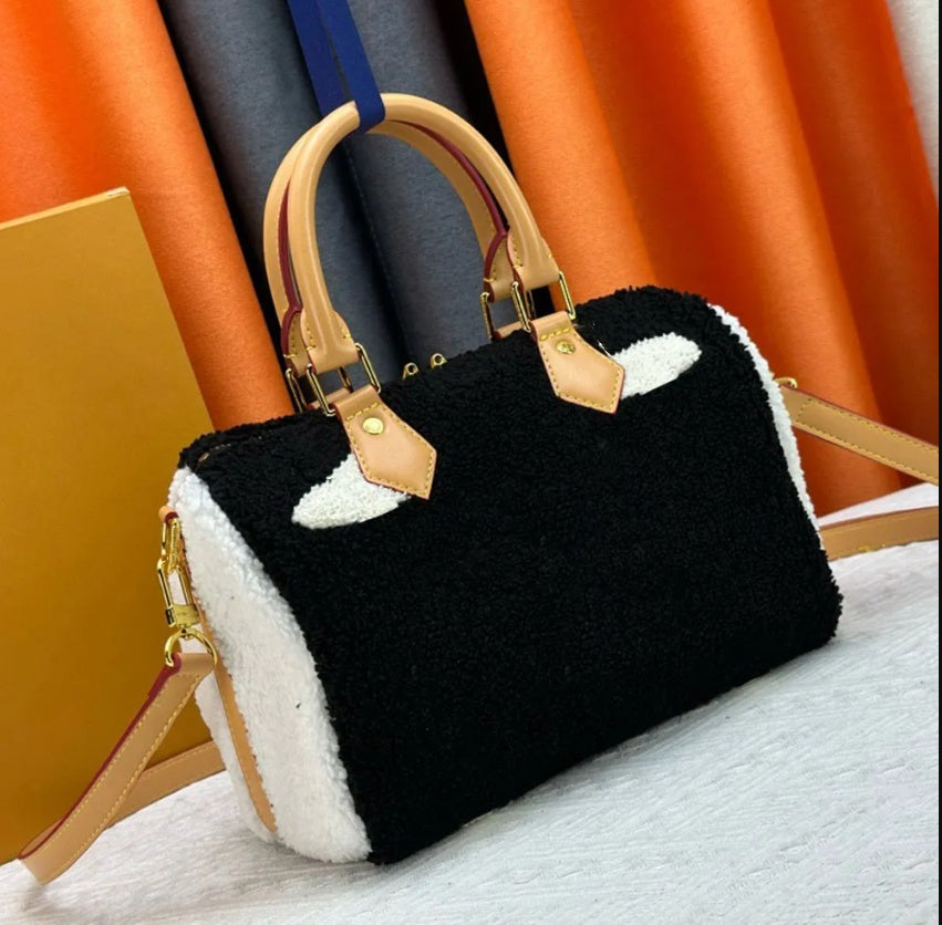 Designer Bag Soft Wool Paired With Grain Leather Women&#039;s Shoulder Bag, Classic Trend Style Handle and Shoulder Strap Crossbody Bag Teddy