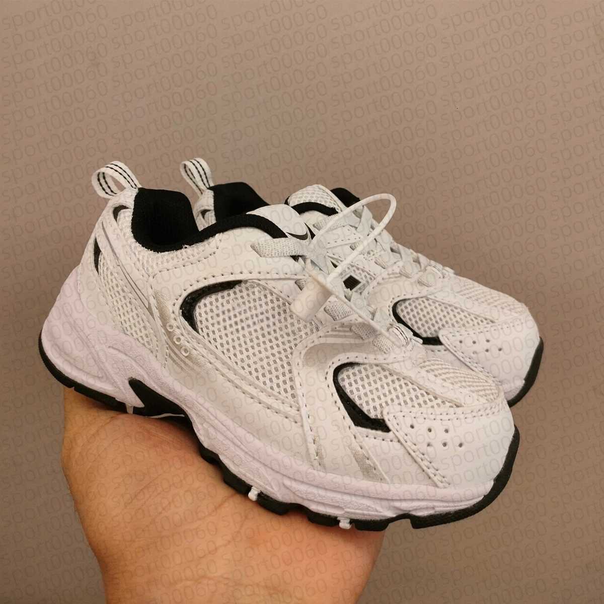 Kids Fashion Boot Casual Shoes Trainers Black White Metallic Ivory Blue Moonbeam Sea Salt Platform Designer Athletic Sneaker CHG2311242-12 kid