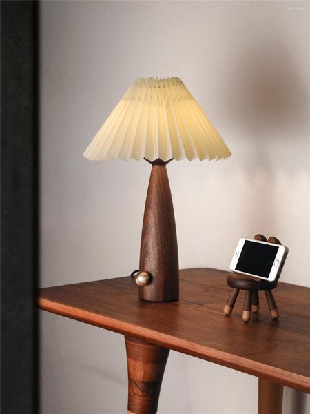 Lamps Table Nordic Vintage Lamp Walnut LED Lights Art Deco For Bedroom Desk Cloth Lampshade Living Room Decoration Lighting hade ration