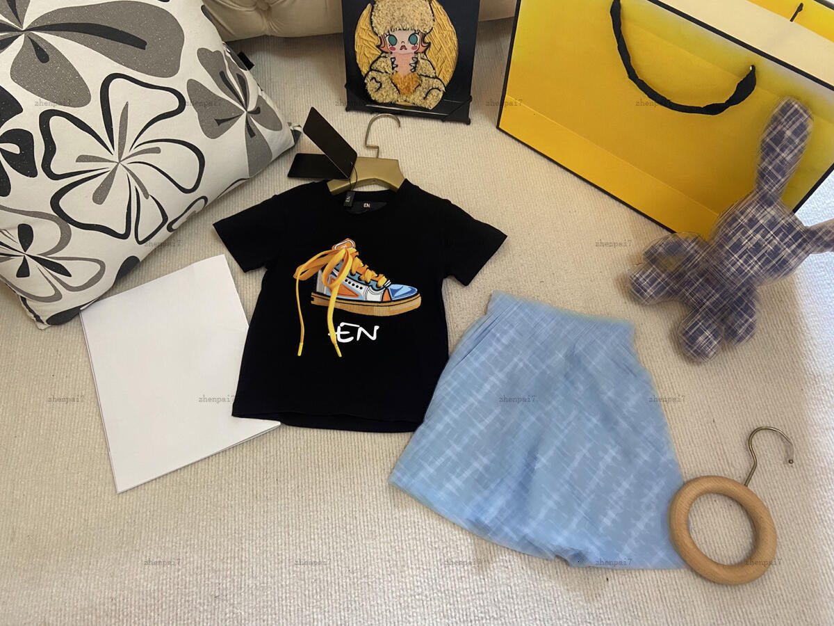 Top baby T-shirt set Basketball shoe pattern boys tracksuits kids designer clothes Summer T-shirt and letter print shorts A161X05N043