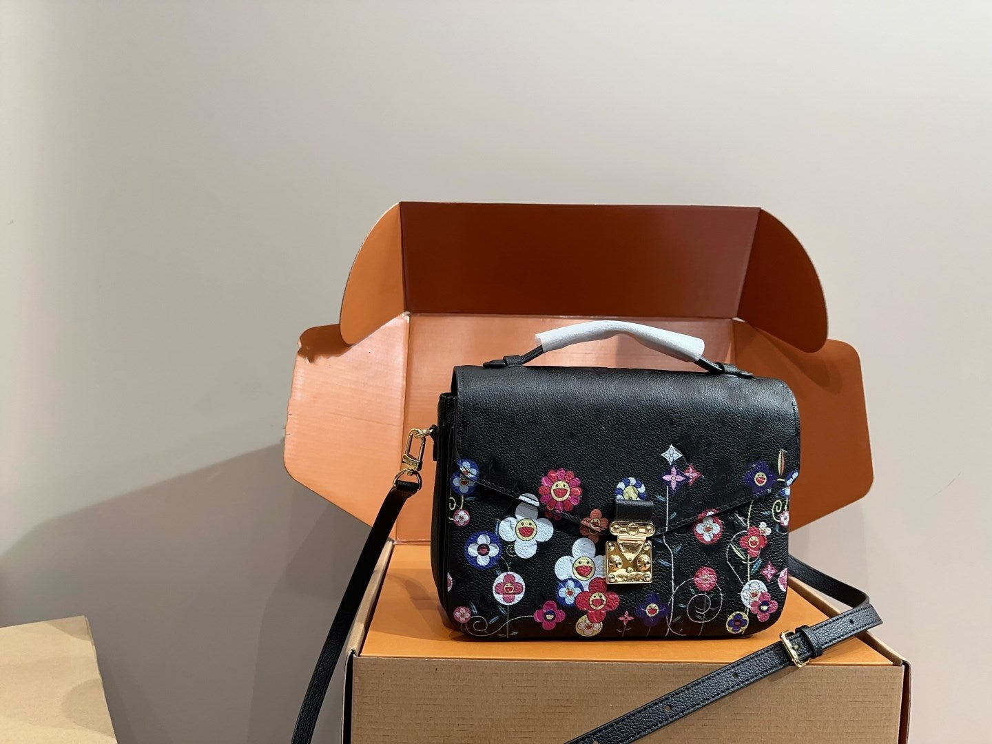 Designer embossed messen gers bag women&#039;s crossbody bag handbag gold hardware accessories adjustable shoulder strap shoulder bag women&#039;s m