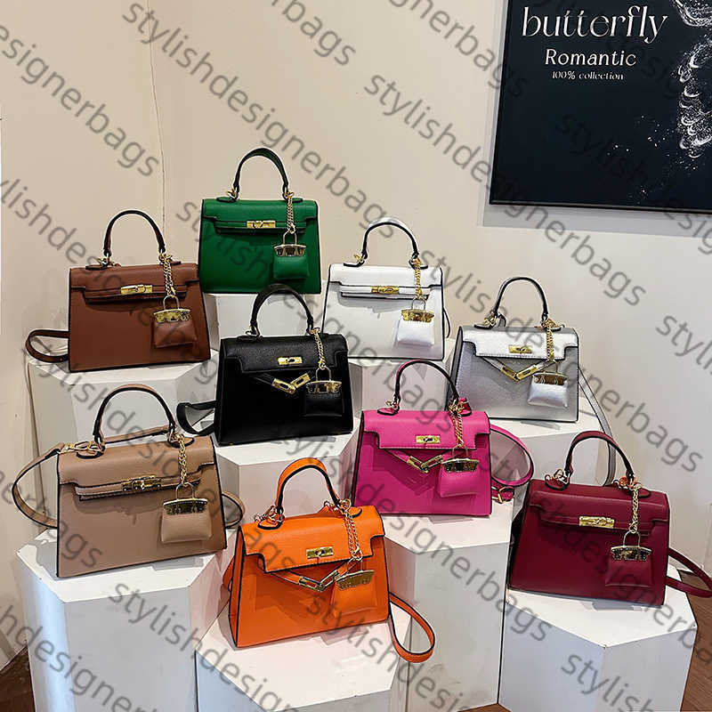 Simple Solid Color Womens Shoulder Bag 2025 New Model with Pendant Crossbody Bag Womens Light Luxury Highend Handbag H251024