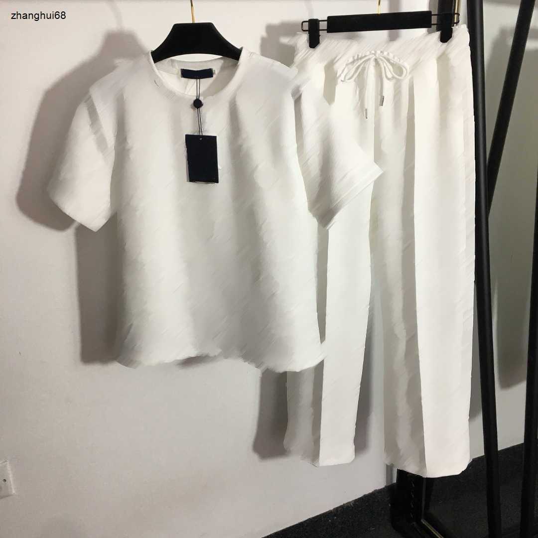 23ss womens designer clothing Womens Tracksuits Presbyopia logo embossed short sleeve T-shirt elastic waist casual wide leg trousers set Women Cloth