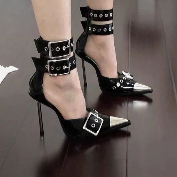 Sapatos de salto alto Bordro-fronteira Primavera e verão New Women's Shoes Runway Ponto Metal Strap Shoes Hollow Women Fashion Baotou Roman