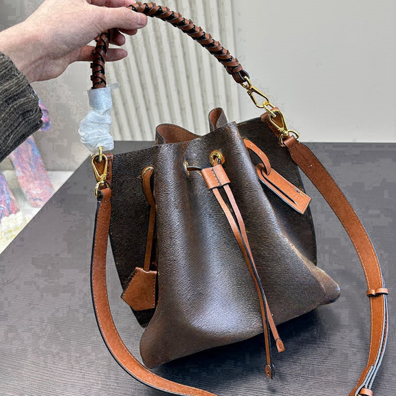 Designer Ladies Old Flower Pull Rope Bucket Bag Brown Leather Naughty Strap Cross Shoulder Bag Handbag Zipper Key Coin Purse Bag Outdoor Purse 25x23
