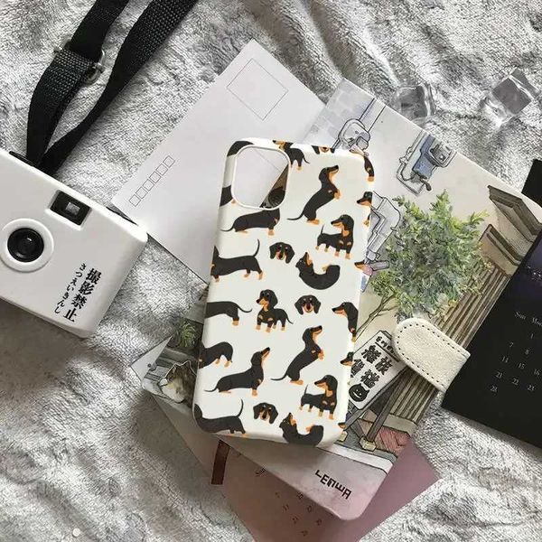 New Arrival Cartoons Dachshund Bulldog phone case suitable for iPhone 16 15 14 13 12 11 Pro Max Mini SE 7 8 Plus soft cover cute dog Fundas