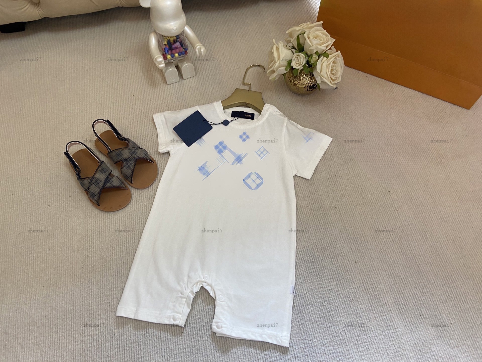 Top newborn jumpsuits Sky blue print toddler romper designer Baby clothing Two-button infant bodysuit A145X04N080