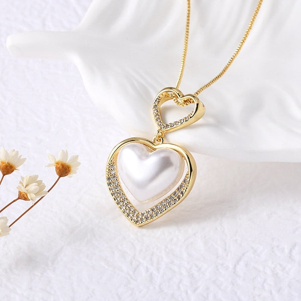 Collares con colgante de doble corazón de plástico y circonita cúbica transparente micro pavé de latón para mujer