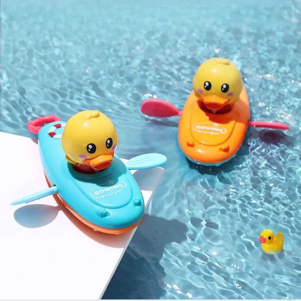 Intelligence toys Childrens Water Toys Exquisite Cartoon Yellow Cartoon Duckling Kayak Summer Baby Bath Toys Baby Bath Accessories Gifts H24