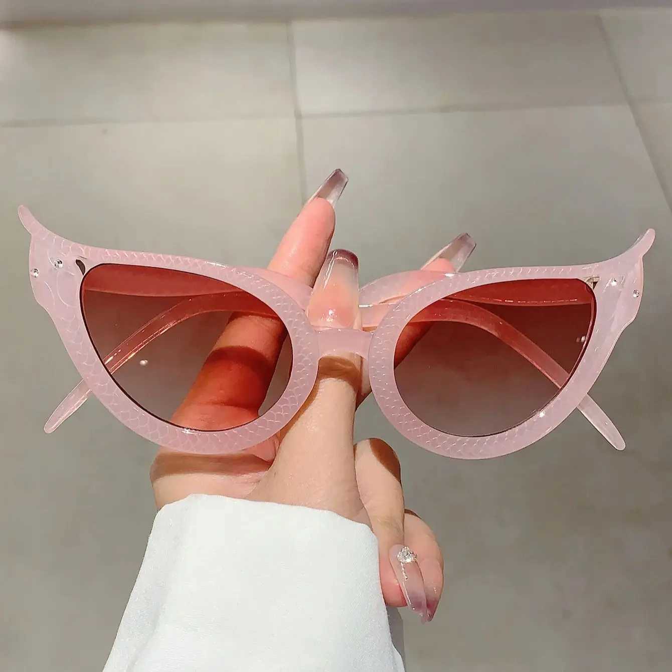 KAMMPT New Cat Eye Sunglasses Fashion Vintage Snake Shaped Frame Multicolor for Women Stylish Trendy Brand Design Shade EyewearX240920