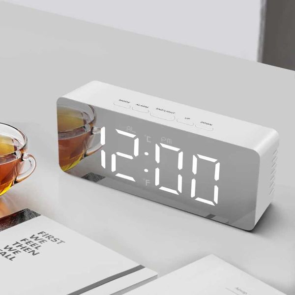 USB Power Table Clock Bedroom Bedside Digital Electronic Clock Office Desk Alarm Clock Decor Office decoration luxury ClockT250114