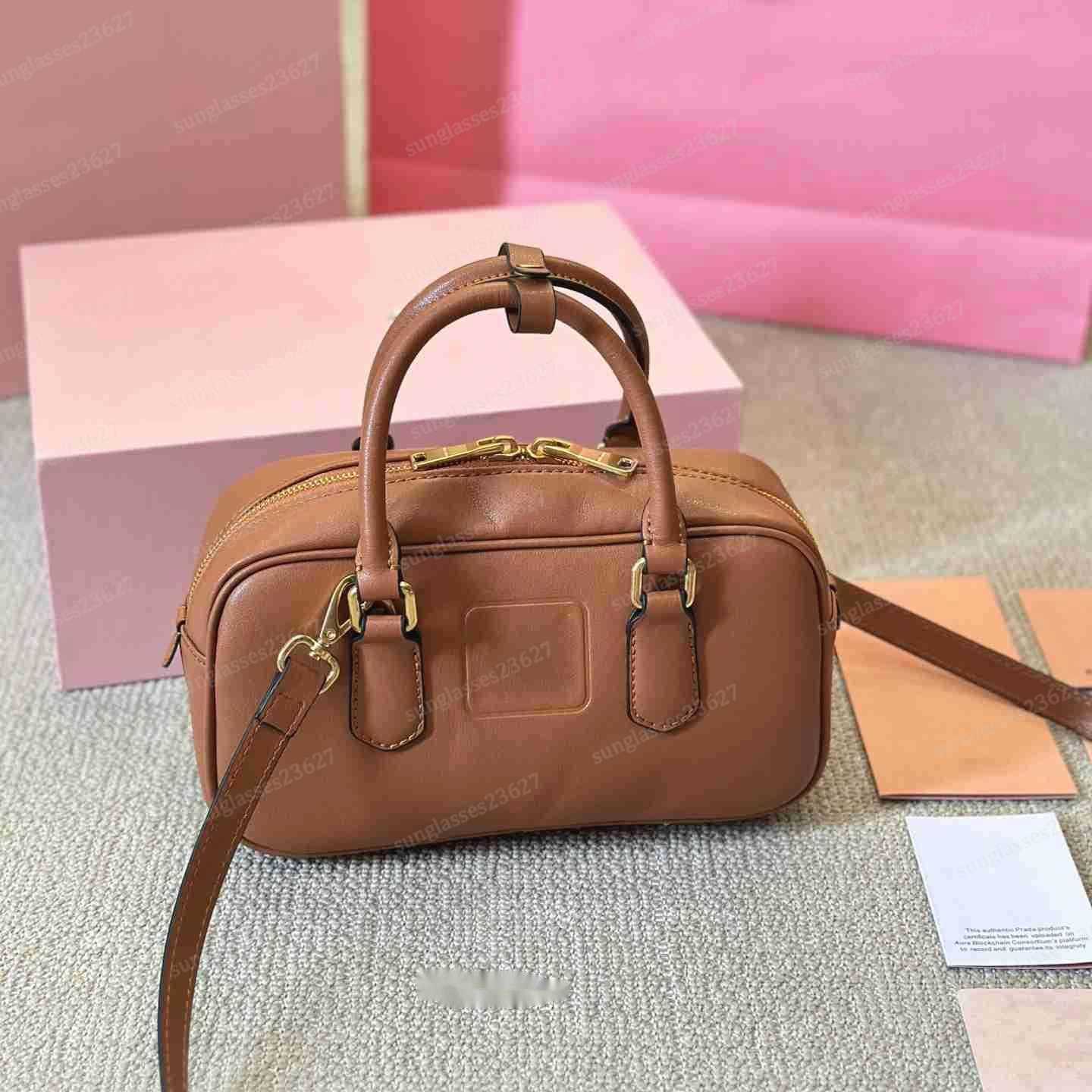 2024 Mirror Quality Designer Handbag Bowling Evening bags Baguette Luxury hand bag Leather Messenger Women men Makeup Clutch Shoulder Bag Cross Body