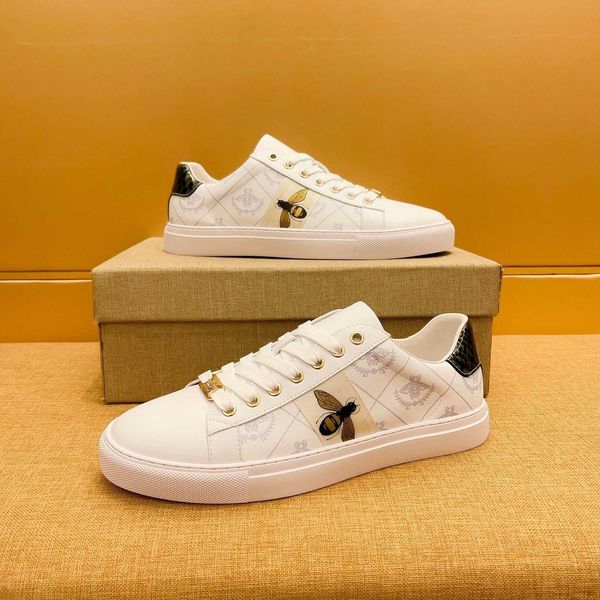 luxury- White Shoes Versatile High end Embroidered Mens Shoes Korean Edition Personalized Casual Shoes Mens Cool Board Shoes