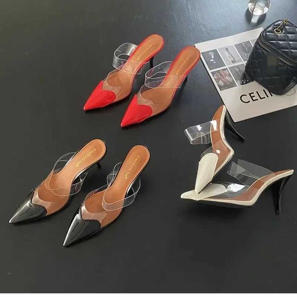 Slippers Mury apontou o coração dos saltos altos Mules Sapatos de patinação feminina 2024 BLK Branco e Red Shoes Designer de luxo Bomba J241