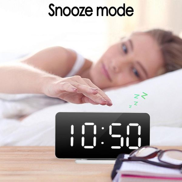 Car 3.1-inch LED Multifunctional Mirror Clock Digital Alarm Snooze Display Time Night LCD Light Table Desktop USB 5v/No Battery