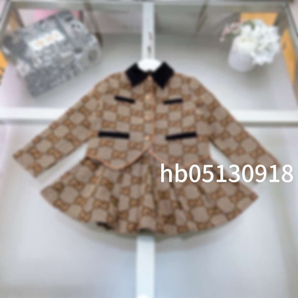 Designer children&#039;s suits Girls Boys Jeans Outerwear Men & Women Fashion Classic Jumpsuit Shorts Baby Pants Outerwear 37