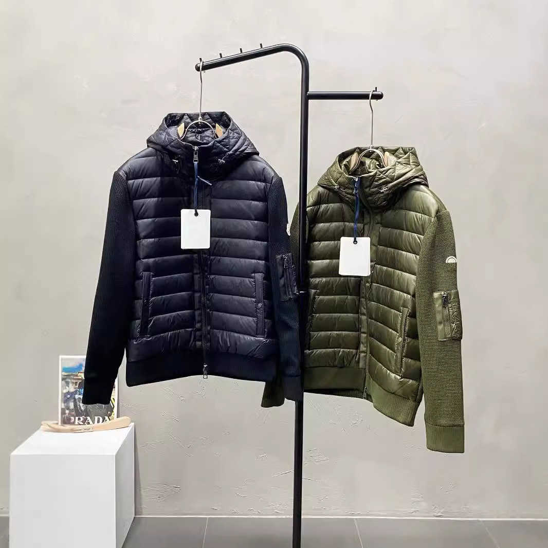 24 New Down Jacket Fashion Hooded Patchwork Knitted Sleeve Down Coat Mengm Brand Short Private Label L250909PD4K