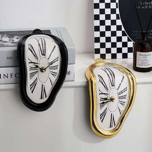 2024 New Novel Surreal Melting Ditorted Clock Surrealit Saador Dali Style Wall Watch Decoration Gift Home Garden