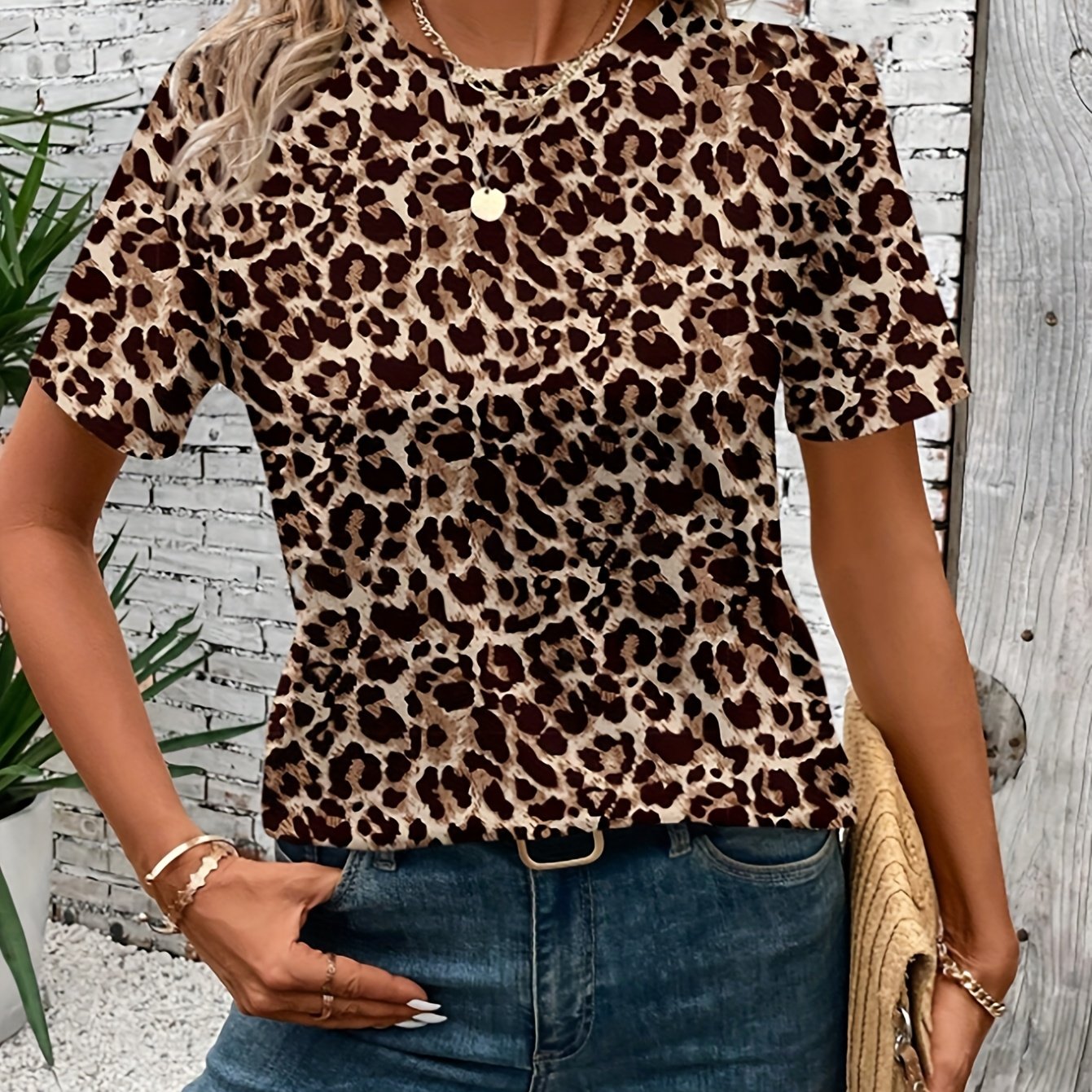 TEMU Women's Casual Leopard Print T-shirt - Short Sleeve Round Neck Top With Medium Stretch, Machine Washable & Versatile Style For Casual Attire,