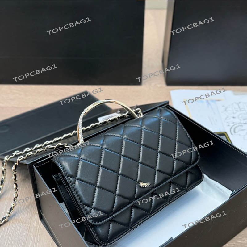 Women Designer Lovely Flap Bag with Diamonds Handle Twist Design Metal Buckle Leather Matelasse Chain Card Holders Multi Pochettes Clutch Bags Sacoc