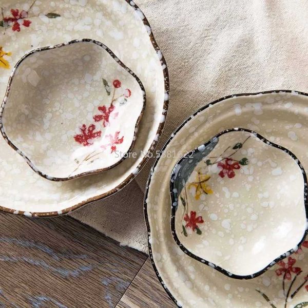 Ceramic Plate Soy Sauce Dish Vinegar Saucer Seasoning Sauce Dish Creative Flower Shaped Sushi Dishes Tableware Snack Small Dish Y240902