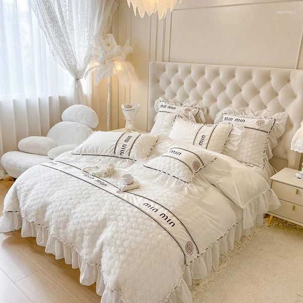 YX Bedding Sets Romantic 3D Lace wers Set Korean Style White Princess Wedding Embroidery Duvet Cover Bed Skirt Sheet Pillowcases