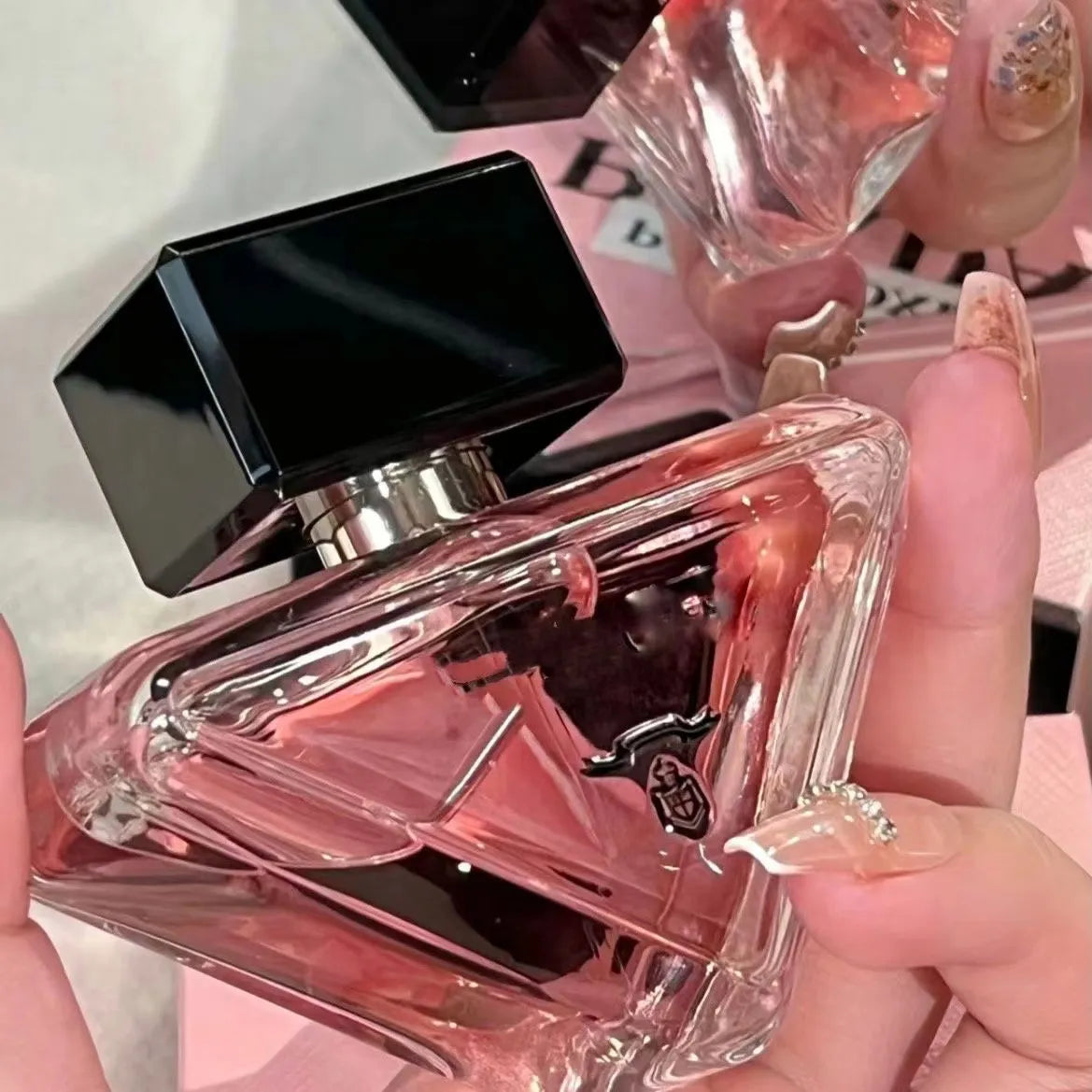 Hot ladies perfume luxury designer cologne perfume ladies and girlsperfume deodorant charming perfume spray the highest version of fast delivery 90m