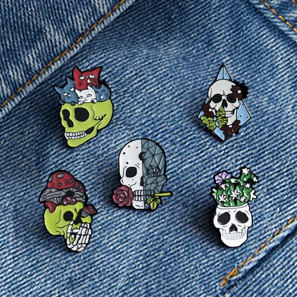Halloween brooch badge pin horror scary gothic game pin movie film tv animal enamel pin Cute Anime Movies Games Hard Enamel Pins Metal Carto